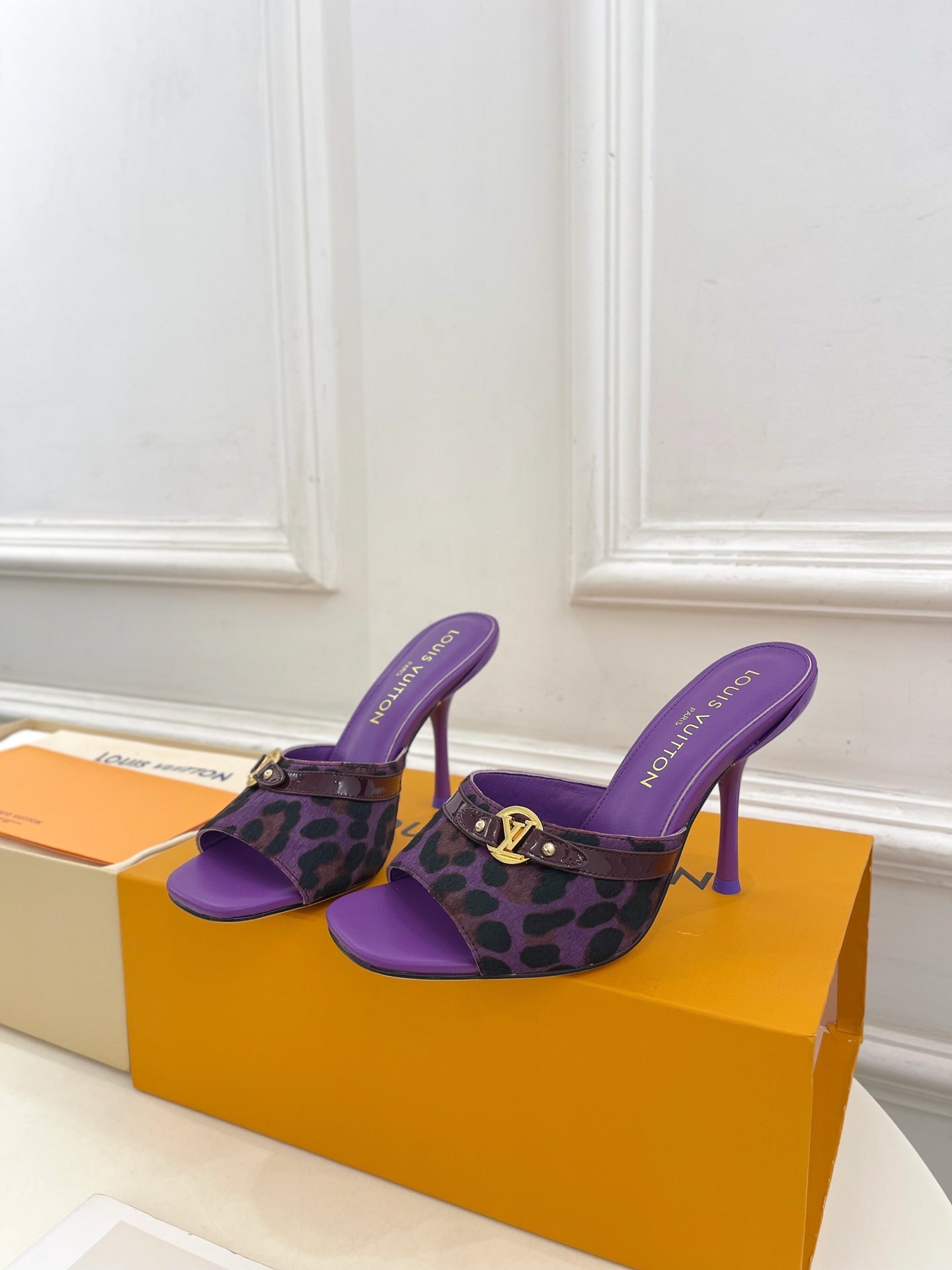 L.V. Kitten Long Heels