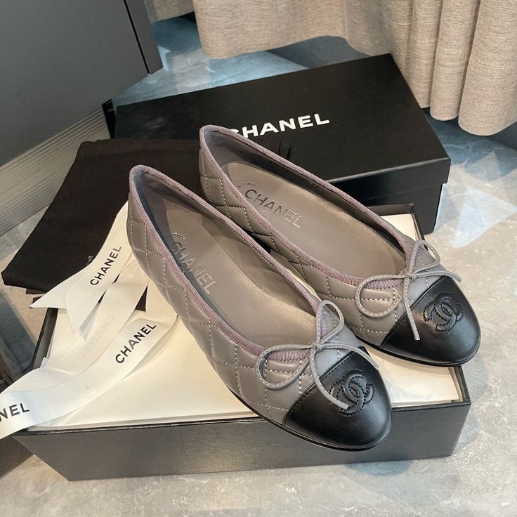 Grey Ch.Ballet Flat