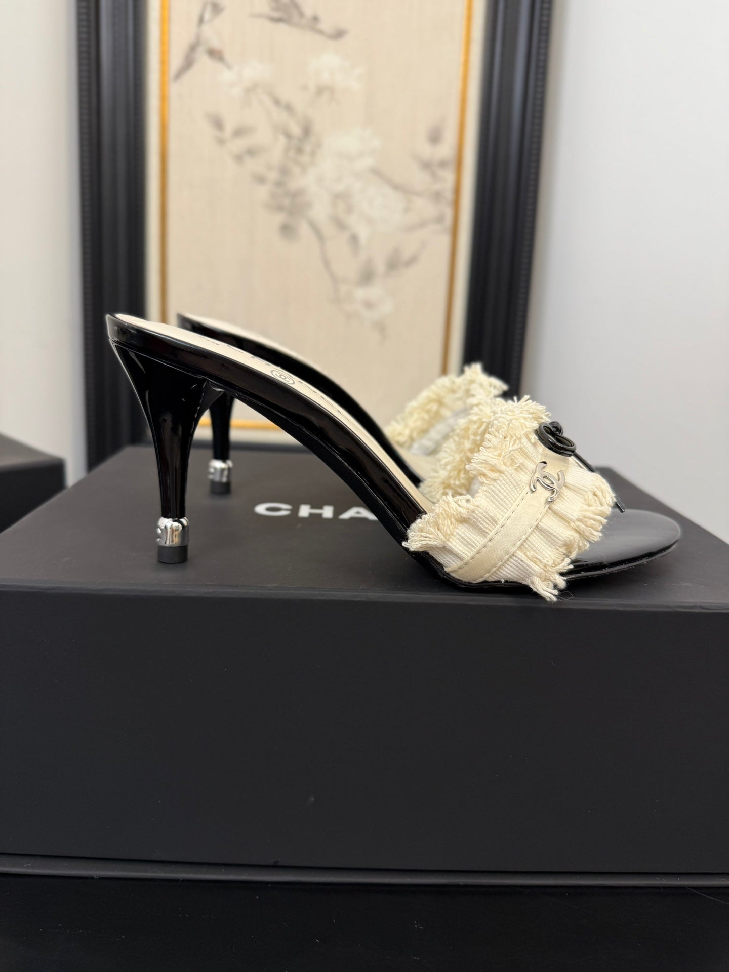 Ch. Kitten Heel