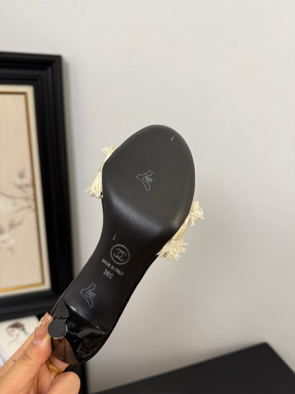 Ch. Kitten Heel