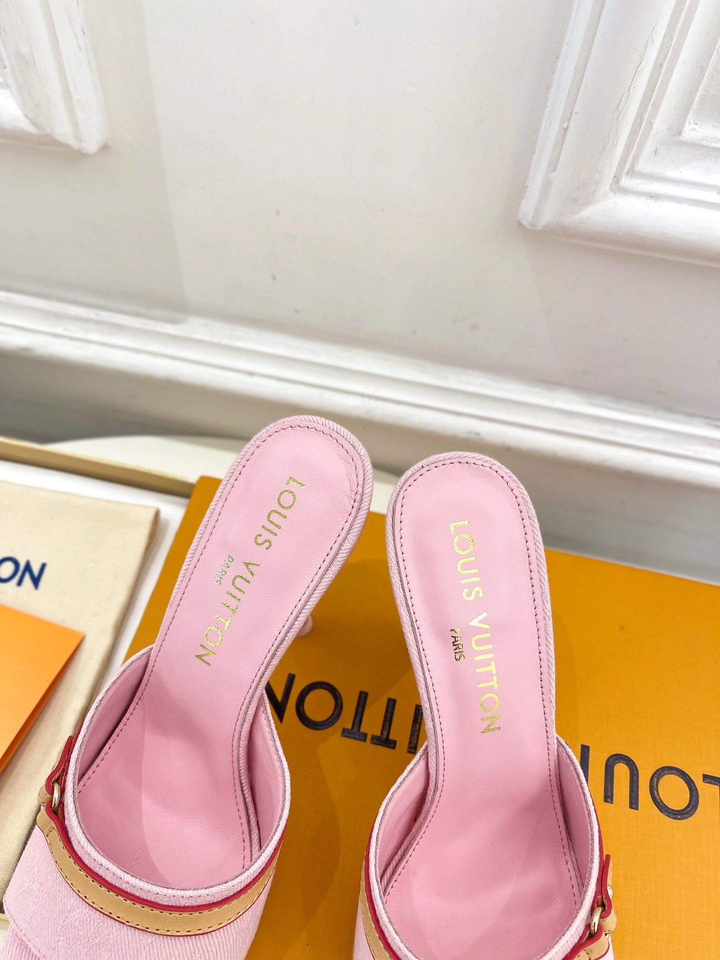L.V. Kitten Long Heels