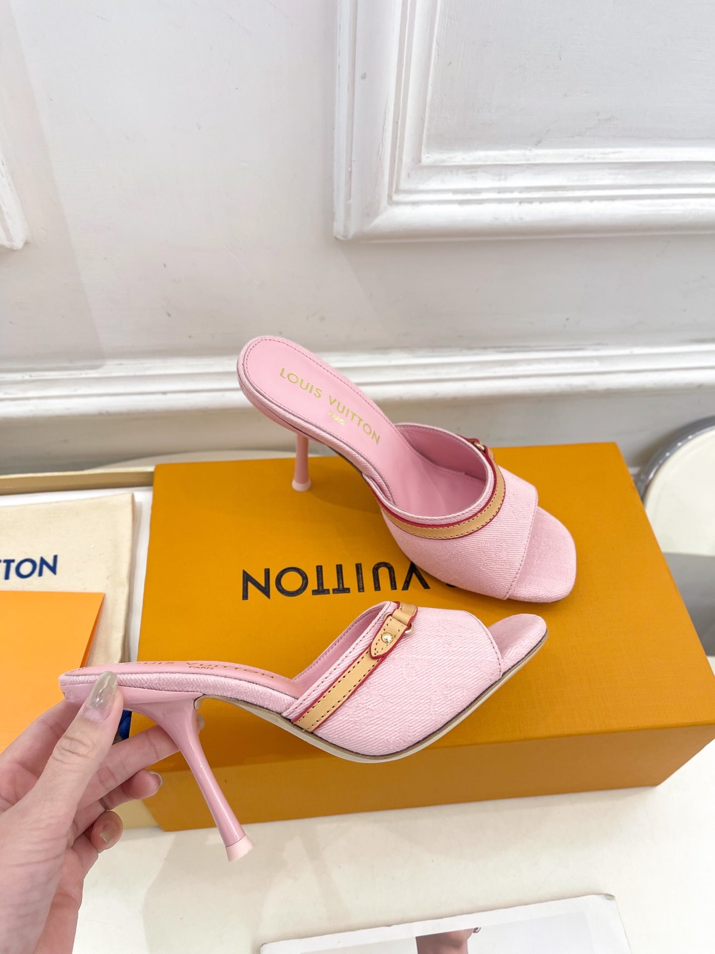 L.V. Kitten Long Heels