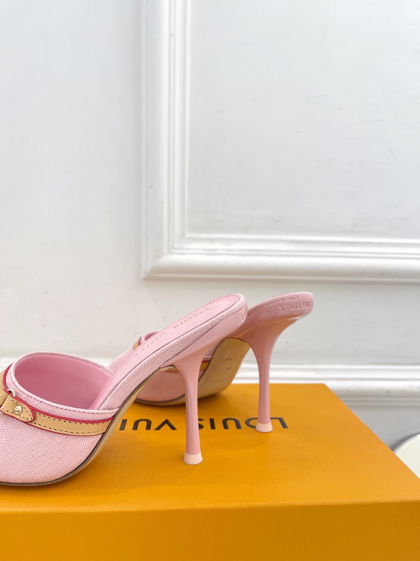 L.V. Kitten Long Heels
