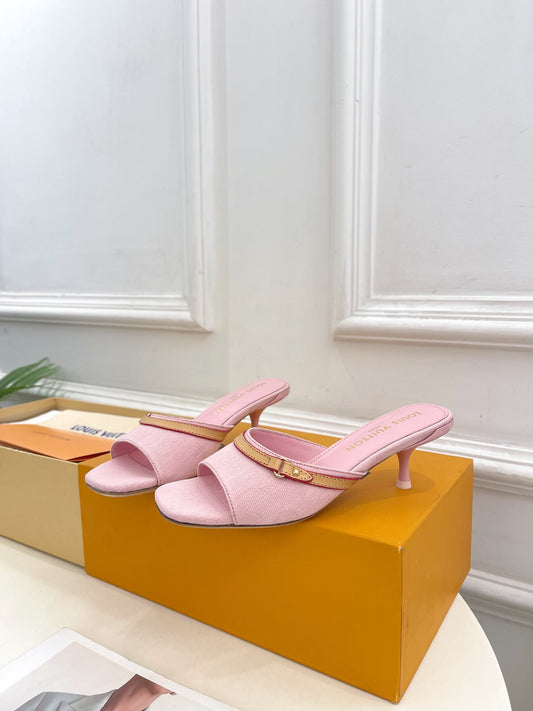L.V. Kitten Heels