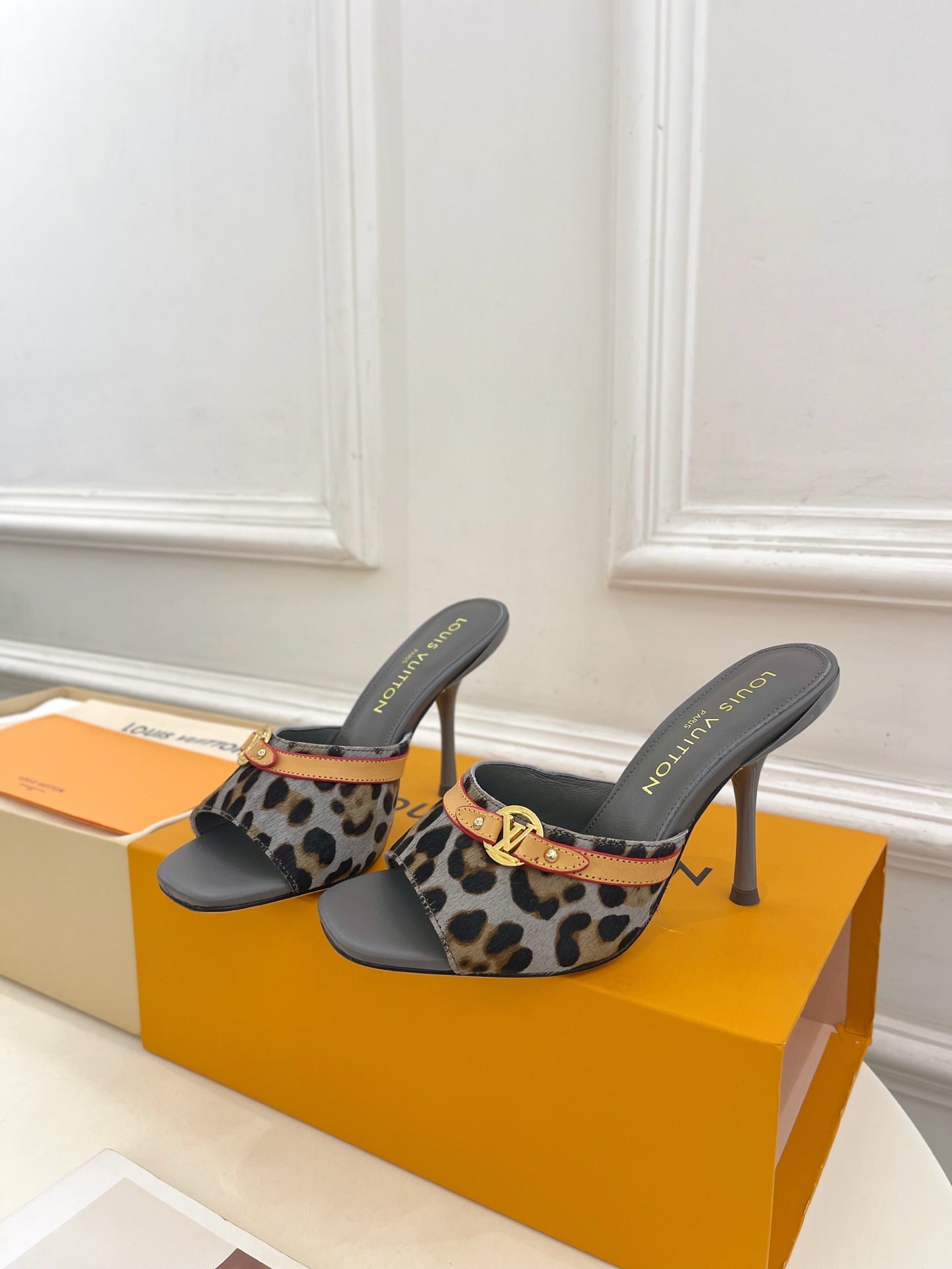 L.V. Kitten Long Heels